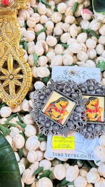 ​👑 Pushpa-Rani: Hand-Painted Floral Frame Heritage Studs ✨